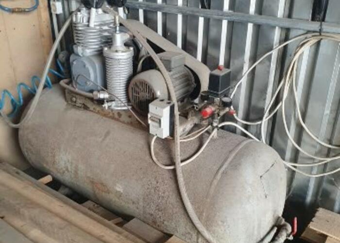 Grajewo ogłoszenia: Sprzedam sprezarke firmy WAN  trzy fazy  pojemnosc zbiornika 400...